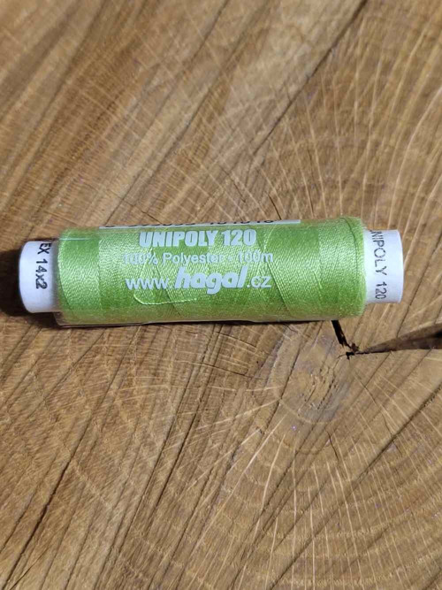 Polyesterové nitě Unipoly návin 100 m 630 zelená