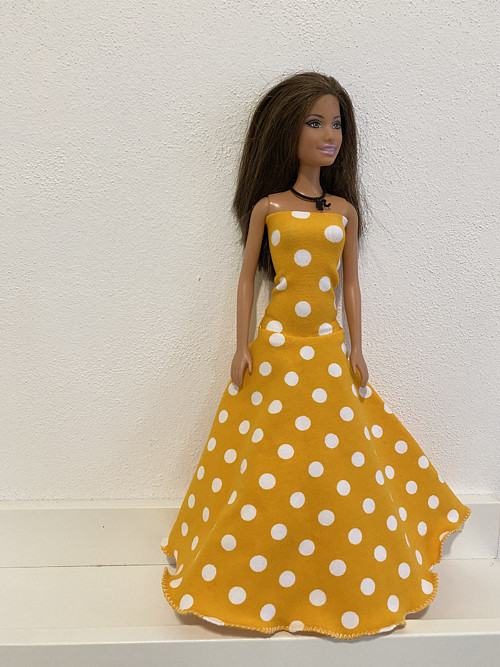 Šaty na panenku Barbie — foto 1