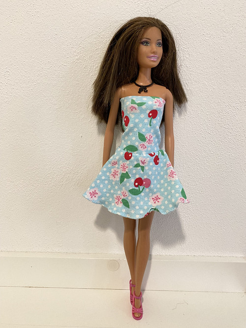 Šaty na panenku Barbie — foto 1