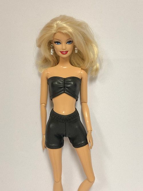 Koženkový komplet pro barbie — foto 1