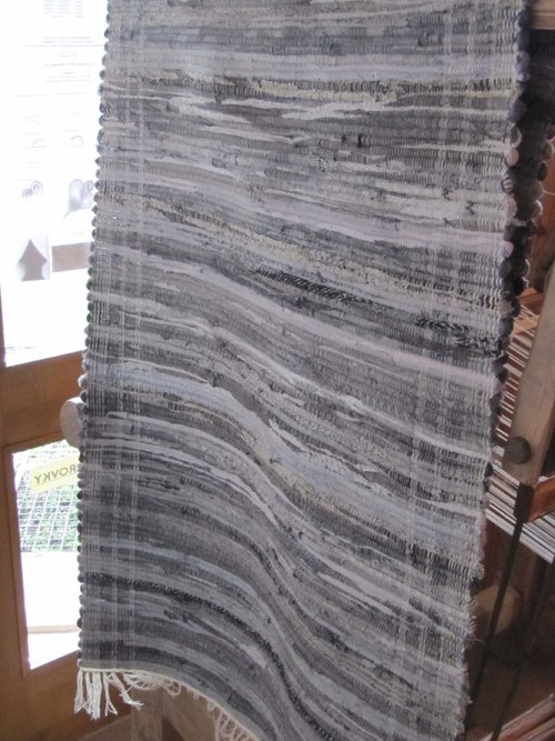 Ručně tkaný koberec šedý mix 70 x 200 cm