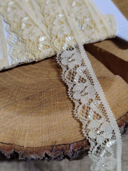Elastická krajka šíře 20 mm žlutá 3,8 metrů
