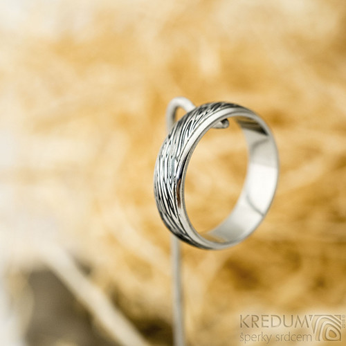 Kovaný Damasteel snubní prsten - Kasiopea steel