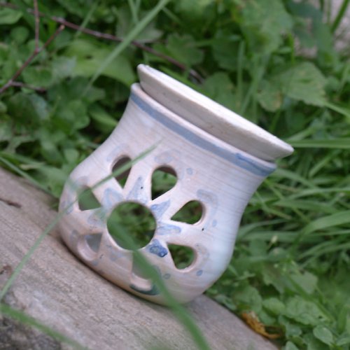 Aromalampička bílá s jemně modrou — foto 1