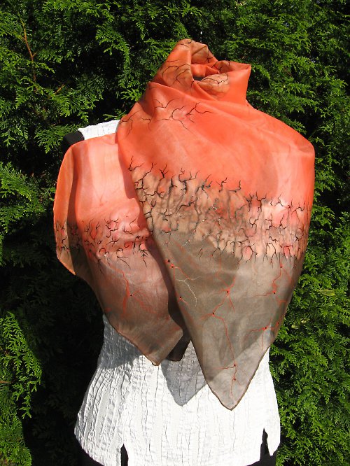 EVEMODE hedvábný šál "Black and Red" — foto 1
