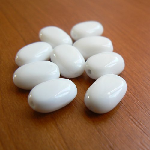 Oválky bílé - 13 x 10 mm - 10ks — foto 1