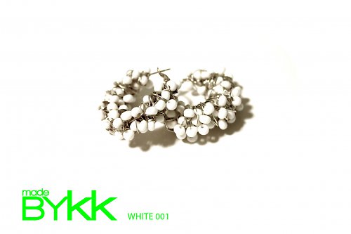 WHITE 001 — foto 1