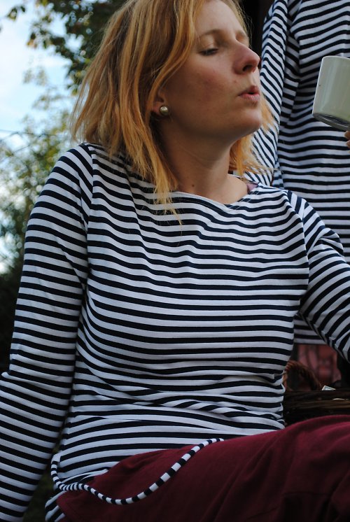 Jedenouché pruhaté ve velikosti L — foto 1