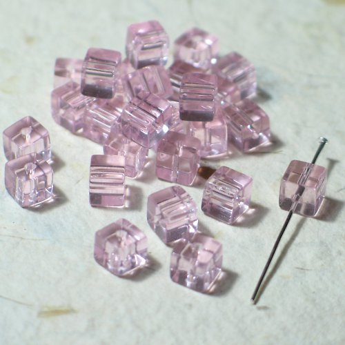 Skleněné kostičky, 6x6x6mm,10ks — foto 1