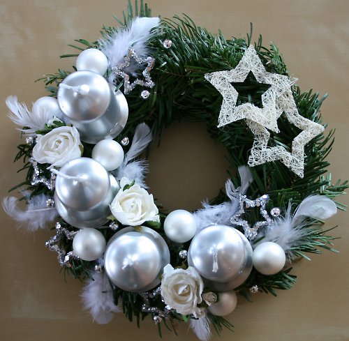 Adventní věneček stříbrnobílý — foto 1
