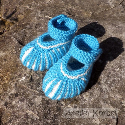 Tyrkysovobílé capáčky, merino, velikost 9 cm