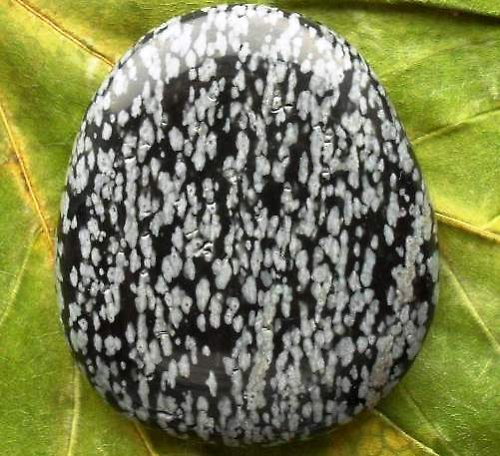Obsidián vločkový 40x36x10mm — foto 1
