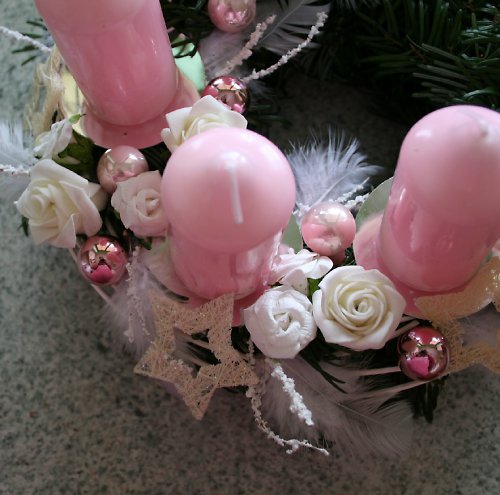 Adventní věneček růžovobílý I. — foto 1