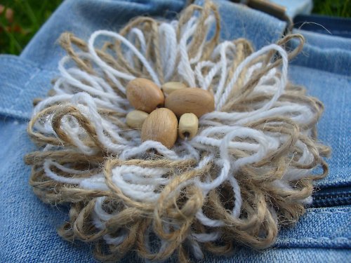 Brož "Jute" — foto 1