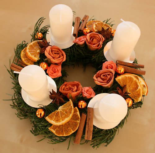 Adventní věneček do oranžova — foto 1