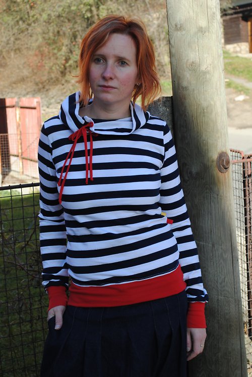 Pruhaté ve velikosti S — foto 1