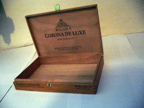 Krabička "CORONA DE LUXE" (č. 32) — foto 1