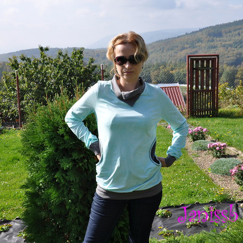 Lehčí mikinka — foto 1