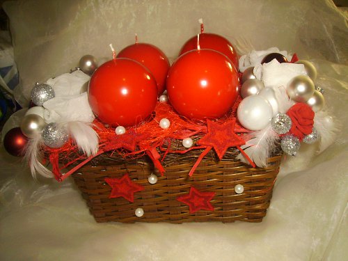 Adventní svícen červeno-bílý — foto 1