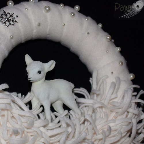 White snowy deer — foto 1