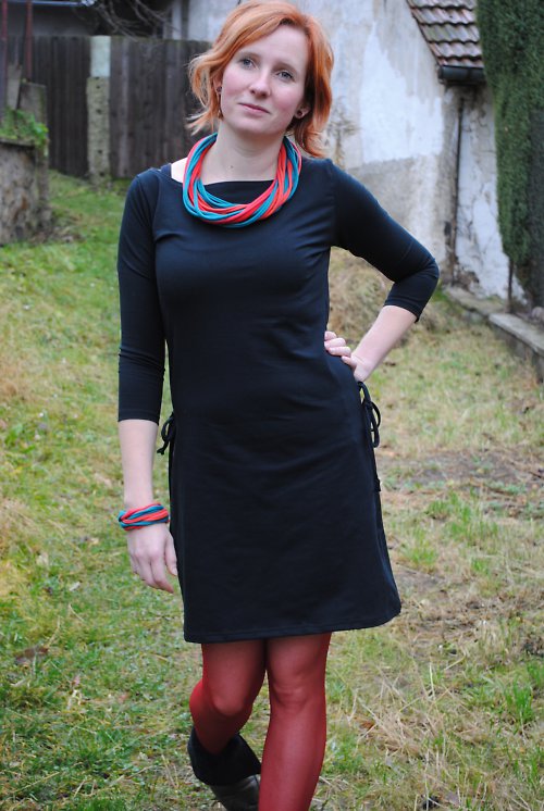 Černá základ šatníku - šaty vel. S — foto 1
