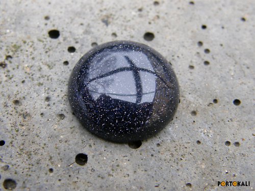 Noc kairu - kabošon 2 x 2 cm — foto 1