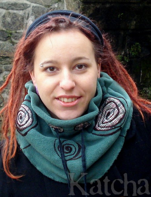 Nákrčník s kytkama zelený — foto 1