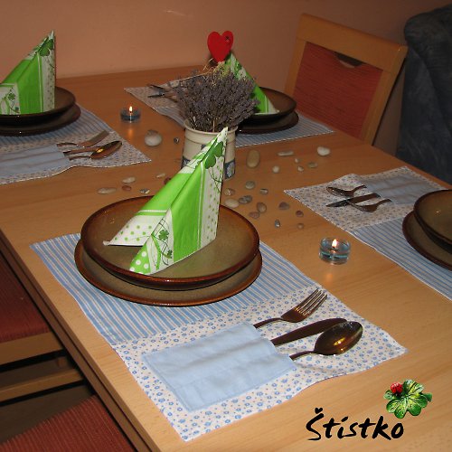 Modré prostírání s kapsami — foto 1