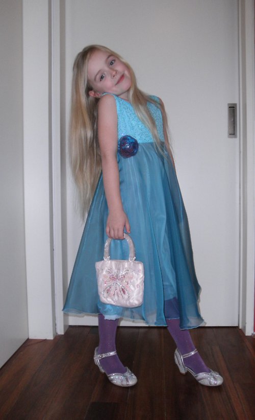 Večerní šatičky pro princeznu — foto 1