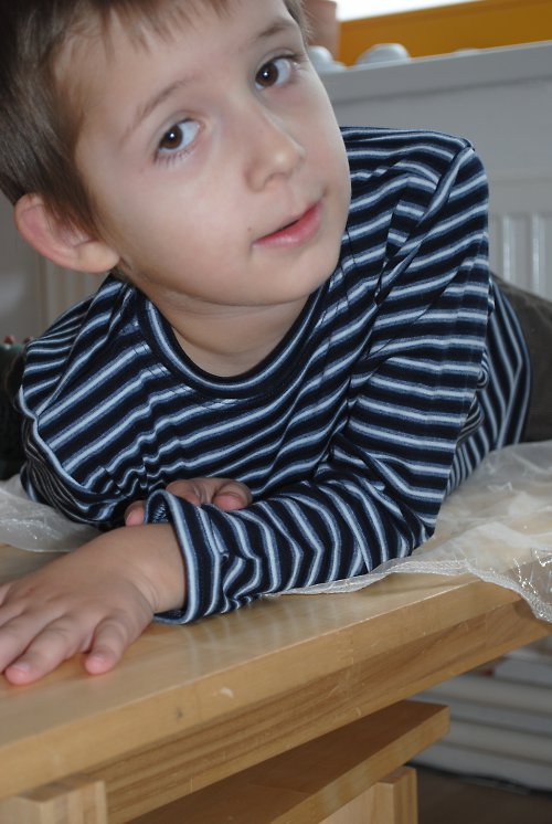 Pruhaté tričko na 5-6 roků — foto 1