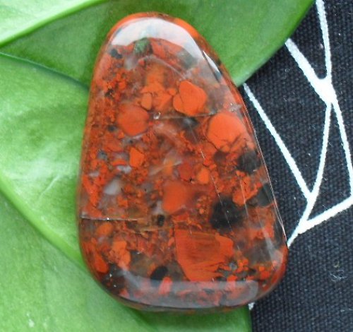 Jaspis brekcie 47x30mm — foto 1
