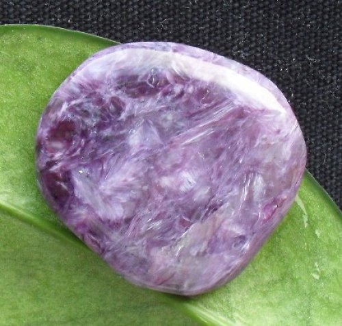 Čaroit 31x27x6mm — foto 1