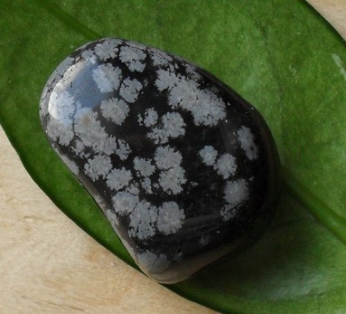 Obsidián vločkový 35x26x14mm — foto 1