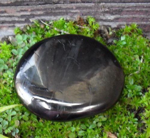 Černý jantar - gagát cca36x31x9mm — foto 1