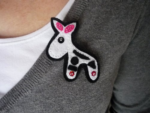 Brož zebra — foto 1