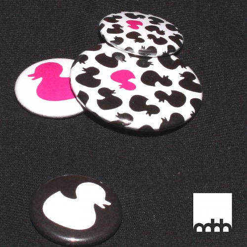 Button every(one) is different - sada — foto 1