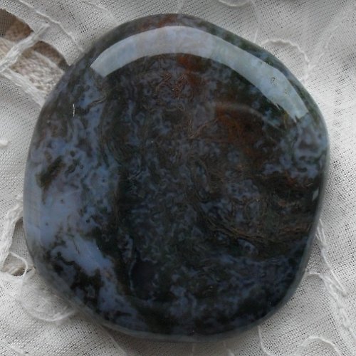 Mechový achát 43x40x11 mm — foto 1