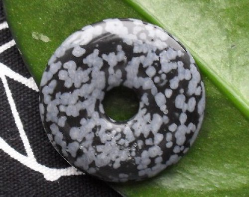 Obsidián vločkový donut 30mm — foto 1