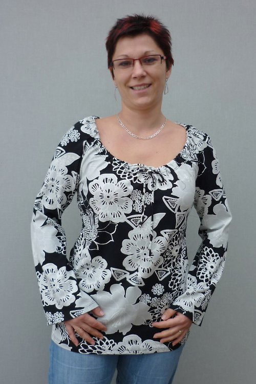 Na tkaničku, bílo černá — foto 1