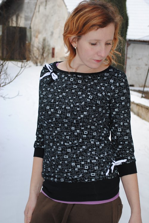 Triko s lodičkou ve velikosti M — foto 1