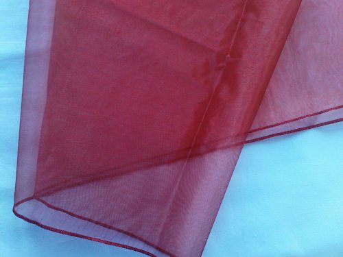 Červená organza — foto 1