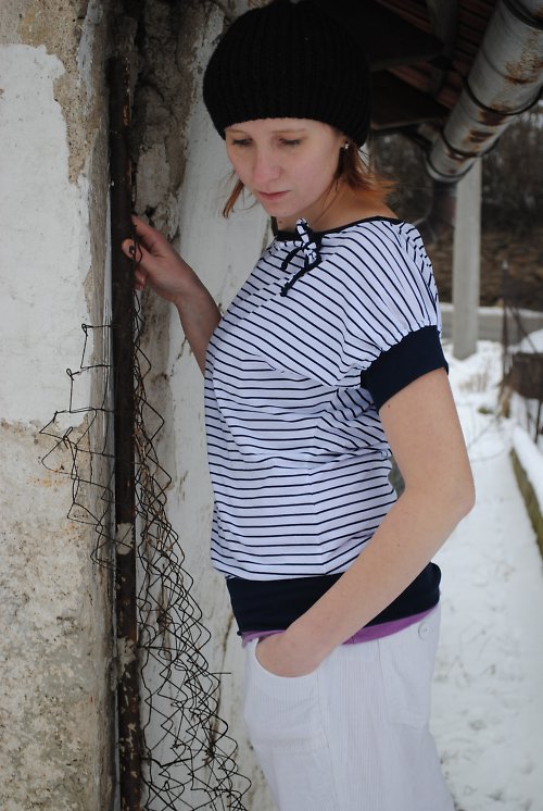 Jemně pruhaté ve velikosti M — foto 1