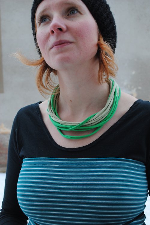 Náhrdelník zelenkavý — foto 1