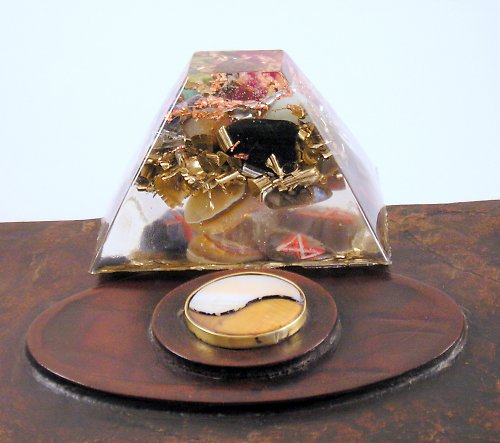 Runová orgonitová pyramida R3 — foto 1