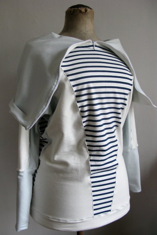 Mikina marine — foto 1