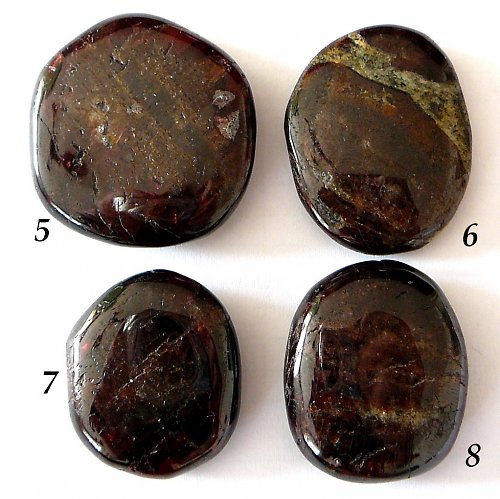 8.Granát 3,4x2,7cm — foto 1