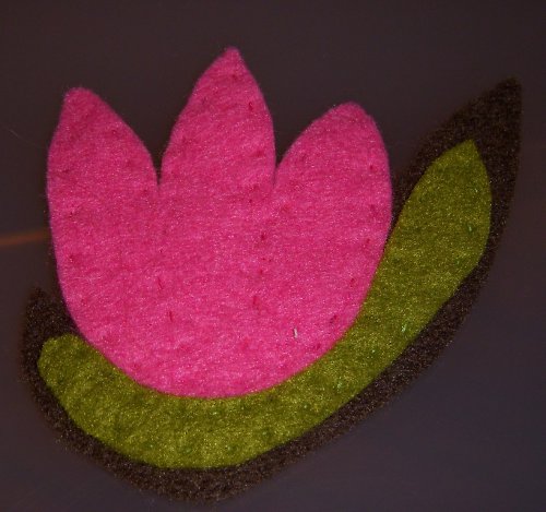 Filcová brož tulipán — foto 1