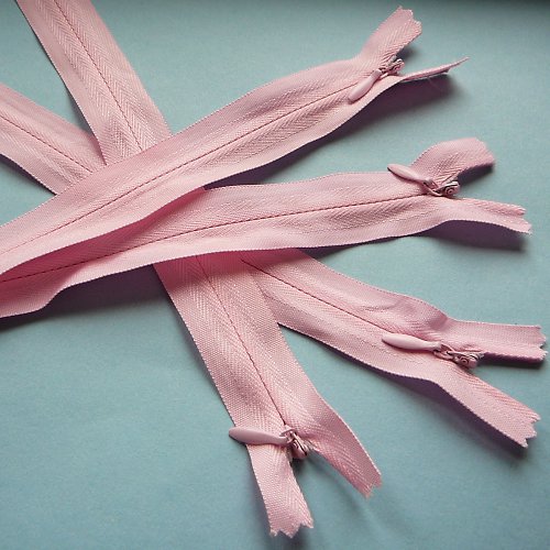 Růžový skrytý zip 18cm - 4ks — foto 1