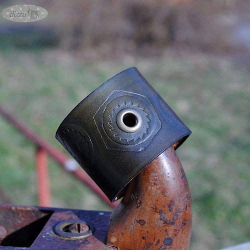 Kožený náramek Industrial — foto 1