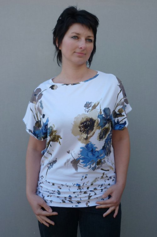 SLEVA (400,-) triko kytky — foto 1